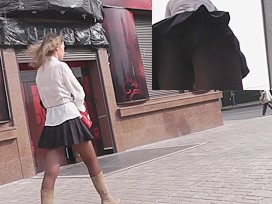 mature upskirt